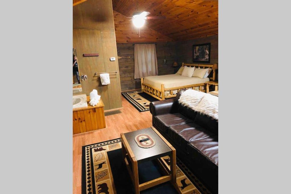 The Fishing Hole Cabin - Sage Vacations 개틀린버그 외부 사진